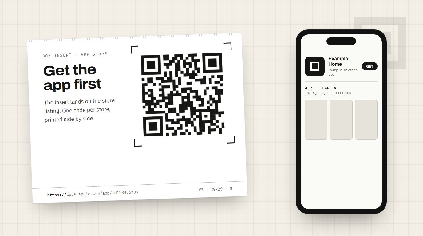 Een bijsluiter in een doos met een QR-code voor een app-download, naast een telefoon met de App Store-vermelding van Example Home en een knop GET